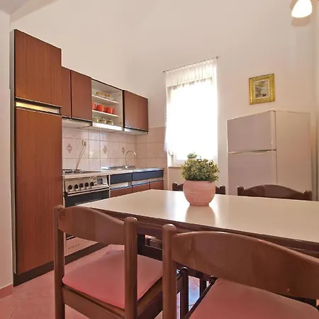 Apartment Fuer 4 Personen Ca 45 Qm In Valbandon, Istrien Istrische Riviera *